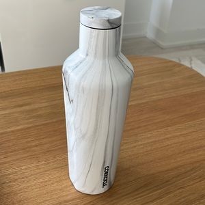 CORKCICLE Snowdrift - Marbled Insulated Drink Bottle / Water Bottle